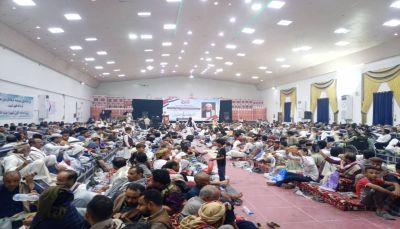   قيادة محافظة ريمة تقيم مجلس عزاء رسمي للشهيد "حنتوس" 