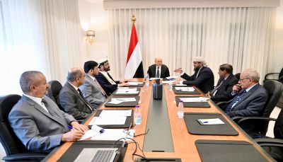 مجلس القيادة يؤكد على ضرورة مضاعفة الجهود لمناصرة ودعم صمود المواطنين في المناطق غير المحررة