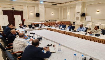 التكتل الوطني للأحزاب السياسية يستنكر بشدة استضافة المؤتمر القومي العربي للإرهابي "الحوثي"