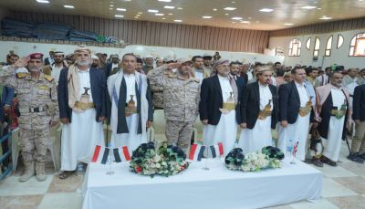 مأرب.. رئيس هيئة الأركان العامة يشيد ببطولات وتضحيات قبيلة أرحب.