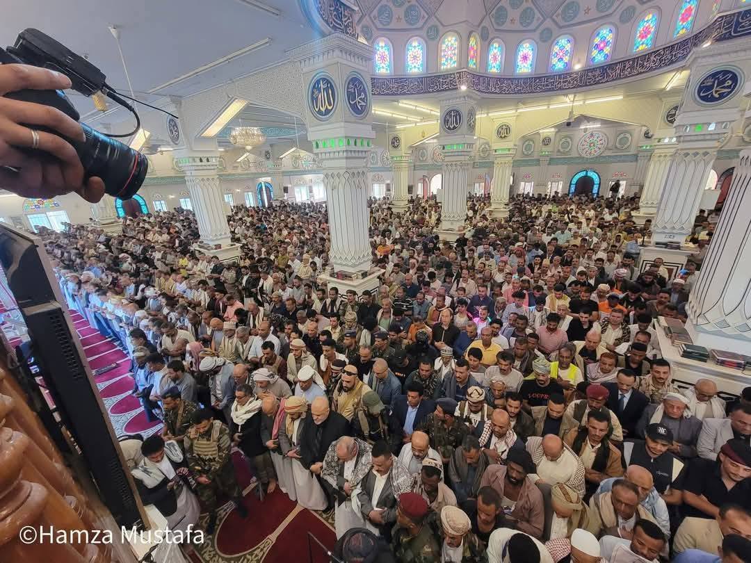 تشييع رسمي وشعبي لجثمان الشهيدة افتهان في تعز