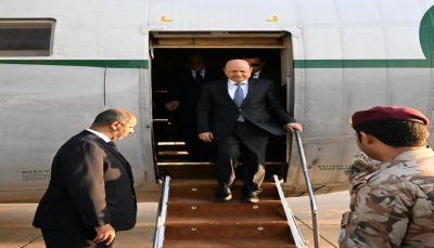 رئيس مجلس القيادة الرئاسي يعود إلى عدن بعد زيارته الأردن والإمارات