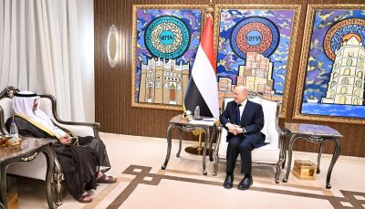 العليمي يؤكد تضامن اليمن مع الكويت ودول الخليج ويجدد رفضه للاعتداءات الإيرانية السافرة