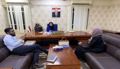 وزيرة الشؤون القانونية تبحث تعزيز التعاون مع منظمة “نداء جنيف” لتفعيل القانون الدولي الإنساني