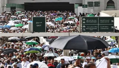 بينهم 21 ألف حاج يمني.. حجاج بيت الله يتوجهون إلى منى لقضاء يوم التروية