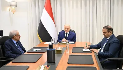 "العليمي" يؤكد أنّ الدولة لن تسمح بأي رحلات خارج اختصاصاتها الحصرية ولا بديل أمام المليشيات سوى القبول بالمبادرات الإنسانية المعلنة