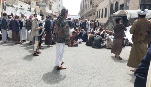  قبائل "الحيمتين" ترفض قرار الحوثيين بتأجيل القصاص بحق قاتل رجل المرور بصنعاء