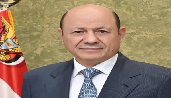 "العليمي" يحيي انتصارات القوات المسلحة ويؤكد مضي الدولة في بسط سلطتها على كامل أراضيها