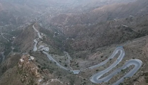 محور طور الباحة: طريق هيجة العبد آمنة وسالكة أمام حركة المرور