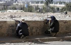 إصابة مسلح حوثي في اشتباكات مسلحة شمالي صنعاء