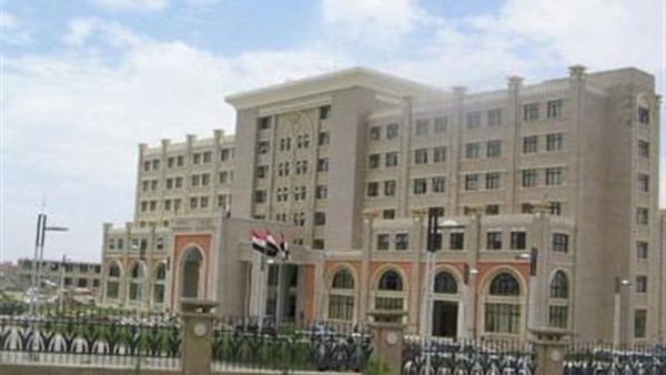 الخارجية تستنكر اعتداء ميليشيا الحوثي على السفارة العراقية بصنعاء