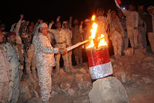 ابطال الجيش الوطني يوقدون الشعلة السبتمبرية من اعالي جبال نهم