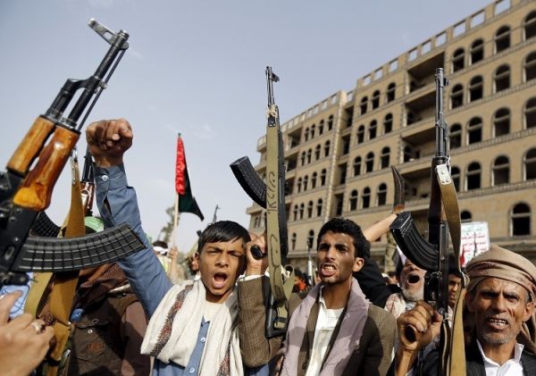 مليشيا الحوثي تهدم منازل المواطنين في صنعاء