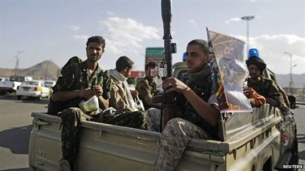 مليشيا الحوثي تعذب شاب وتصادر ممتلكاته