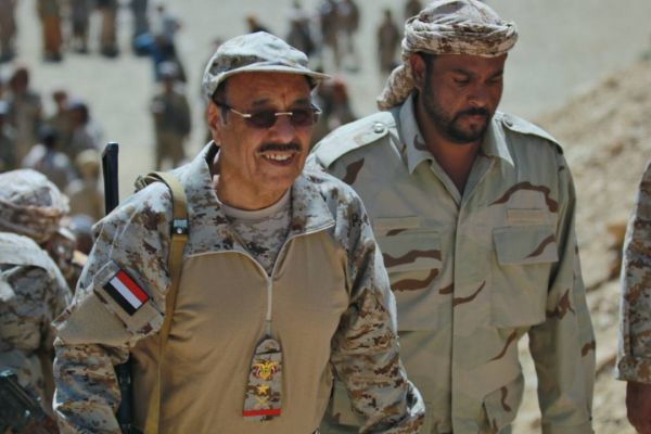 قائد عسكري: المعركة في نهم بإشراف مباشر من الرئيس هادي ونائبه