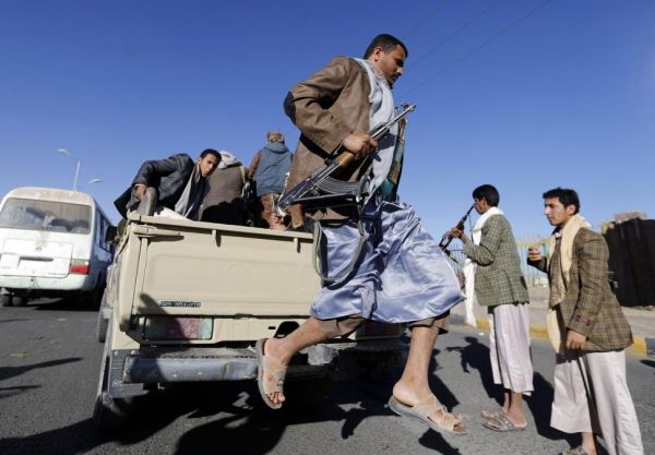 ثعابين الحوثي تقلم أظافر المخلوع صالح وتسيطر فعلياً على وزارة الصحة