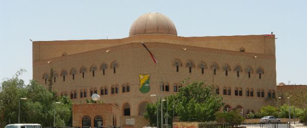 ردود أفعال غاضبة تجاه إستحواذ أبناء قيادات حوثية على مقاعد كلية الطب بجامعة صنعاء