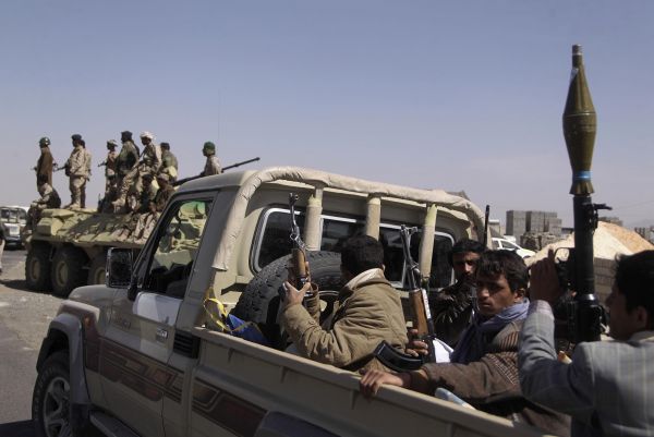 الحوثيون يغلقون مولات ومراكز تجارية في صنعاء لرفضها دفع جبايات جديدة