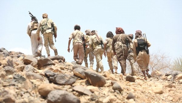 صعدة: الجيش يسيطر على مواقع جديدة في "مندبة" ويأسر حوثيين ويغتنم أسلحة
