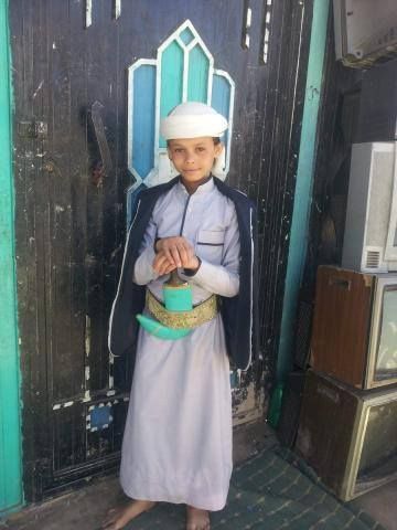 الطفل "عبدالرزاق الأهدل".. اختطفته مليشيا الحوثي إلى معسكر تدريبي فعاد إلى أهله جثة هامدة