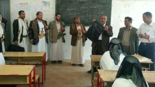 قيادي حوثي يعتدي على معلمة بصنعاء رفضت إلقاء كلمة تهاجم التحالف