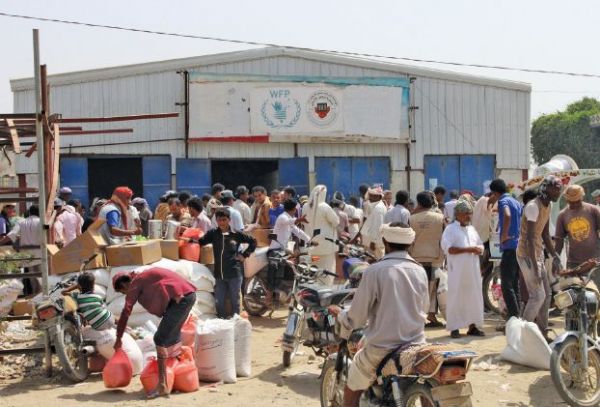 المتقاعدون في اليمن ينزلقون إلى خط الفقر