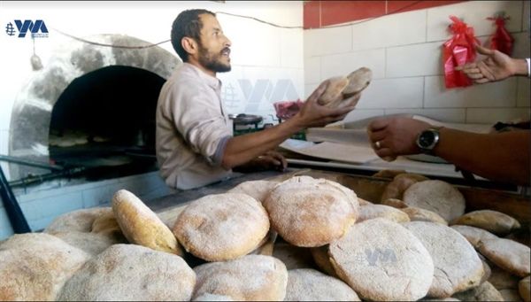 البطش الحوثي يطال الخبز بصنعاء.. ودعوات عمالية للتصعيد