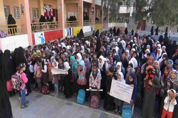 تعميم يلزم مدارس صنعاء بإحياء فعالية حوثية بإذاعات مدرسية
