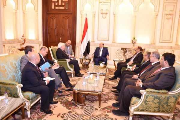 رئيس الجمهورية: المليشيات لاتفي بالاتفاقات ولاتكترث للمجتمع الدولي ومعاناة الشعب اليمني