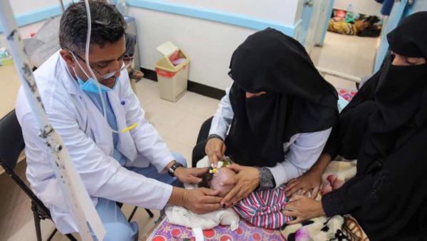 ذمار.. دعوات للتظاهر على خلفية إيقاف الحوثيين مستحقات العاملين في مراكز علاج الكولير