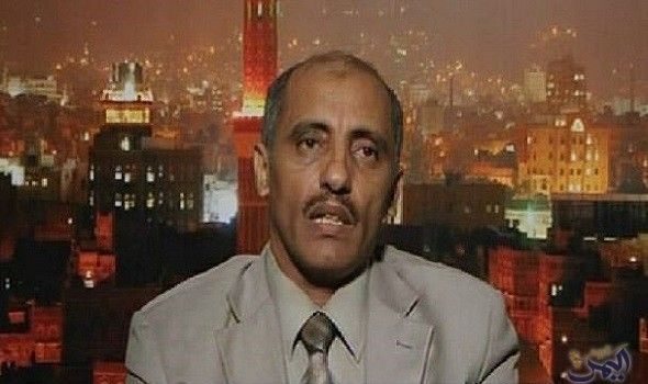 قيادي حوثي لموظفي وزارة الكهرباء: المطالبة بصرف "الراتب" يضعف "الجبهة الداخلية"