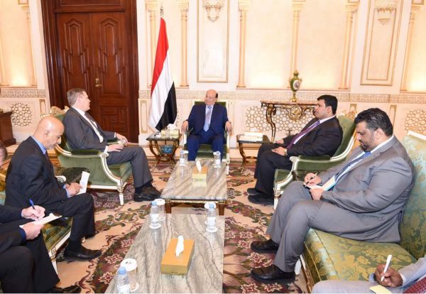 الرئيس هادي يلتقي السفير الأمريكي والأخير يؤكد دعم بلاده جهود الحكومة اليمنية
