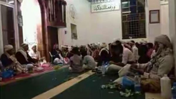 مليشيا الحوثي تحول مسجداً في صنعاء إلى "مقيل" وتمنع أداء صلاة التراويح فيه
