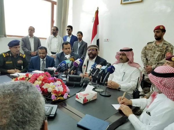 السفير السعودي «آل جابر» يعلن تدشين برنامج إعادة الإعمار بمأرب بإنشاء مطار إقليمي