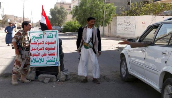نقاط الحوثيين تضيق الخناق على "المسافرين" وتضاعف معاناتهم