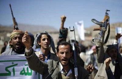 حملات حوثية مسلحة على أرياف صنعاء لتجنيد عشرات الشباب والأطفال قسراً