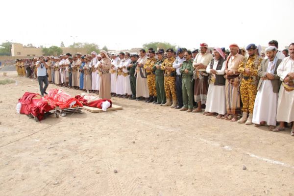 مأرب.. تشييع ثلاثة من منتسبي الشرطة إثر حادث مروري