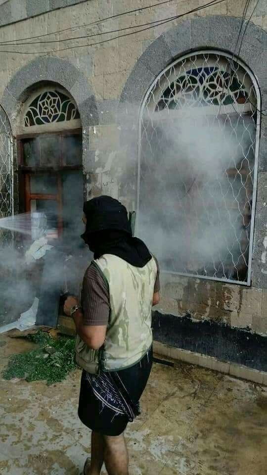 الحكومة تدين إحراق الحوثيين لمبنى الأوقاف بصنعاء وتوجّه نداءً للمواطنين