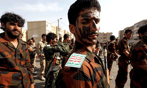صحيفة سعودية: لا بديل عن الحل العسكرى ضد الحوثيين فى اليمن