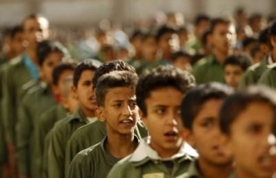 طلاب مدارس صنعاء يٌجبرون على القسم بالولاء لزعيم ميليشيا الحوثي