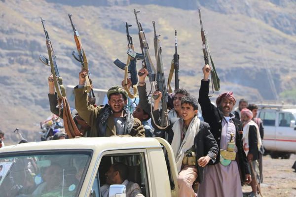 مليشيات الحوثي تختطف ضباط من منازلهم بصنعاء