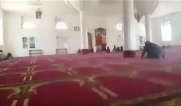 الخطاب الطائفي للمليشيات يتسبب بعزوف المصلين عن مساجد صنعاء "فيديو"