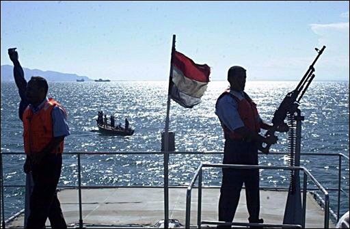 القوات البحرية تعثر على سفينة مفقودة في سواحل سقطرى