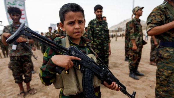 وزارة التربية تدين استمرار مليشيا الحوثي في تجنيد الأطفال