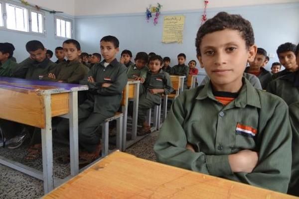نقابة المعلمين تدين عرقلة الحوثيين لصرف المنحة السعودية المقدمة للمعلمين