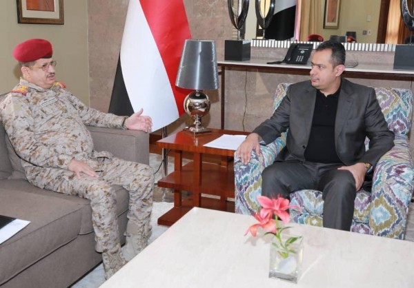 رئيس الوزراء يؤكد على الدعم العسكري والمعنوي لاستكمال معركة التحرير