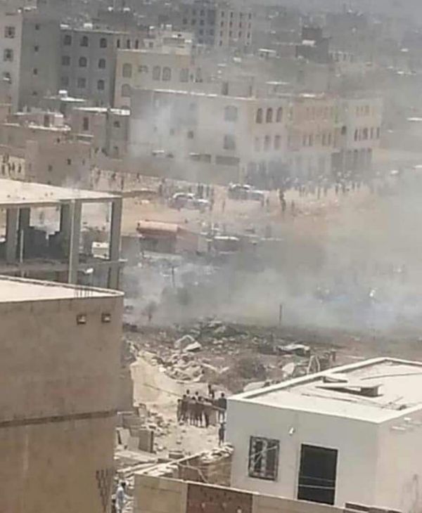 استشهاد وإصابة عدد من طالبات إحدى مدارس صنعاء بانفجار ناقلة غاز