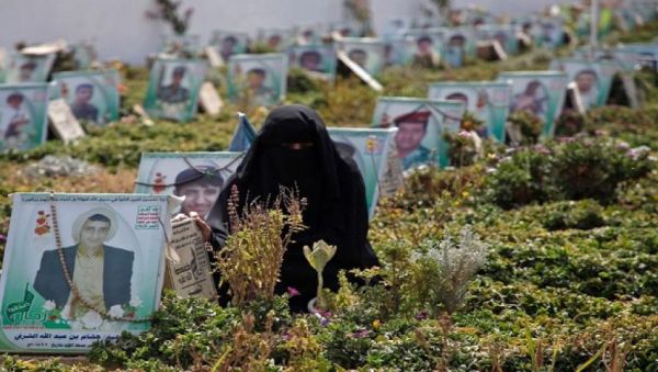 زوجات "قتلى الحوثيين" يخضعن لدورات طائفية خارج العاصمة صنعاء