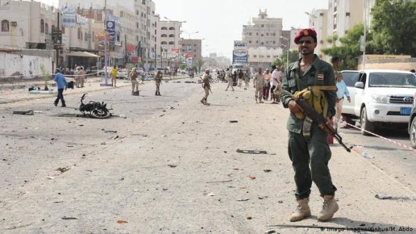 الحكومة تؤكد تصديها للمتمردين في عدن.. والتحالف الوطني يجدد دعمه للشرعية