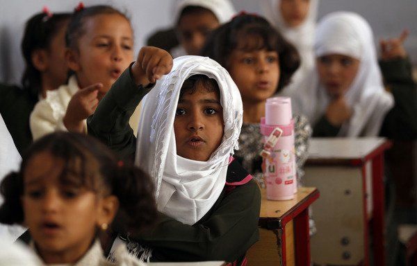 الحوثيون يفرضون اشتراطات تعسفية لقبول طلبة المدارس بصنعاء